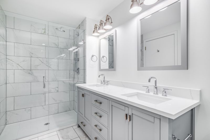 Double Showerheads in a Spacious Walk-in